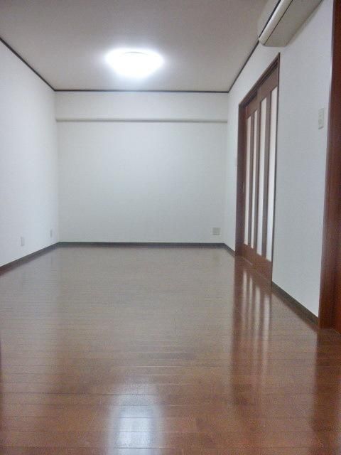 居室・リビング　★広いリビング　１０．６帖★