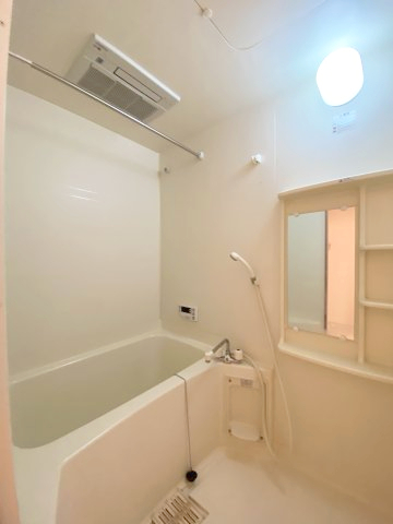 バス・シャワールーム　5階別室の参考写真です。現況を優先します。(504)