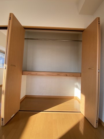 収納　5階別室の参考写真です。現況を優先します。(504)