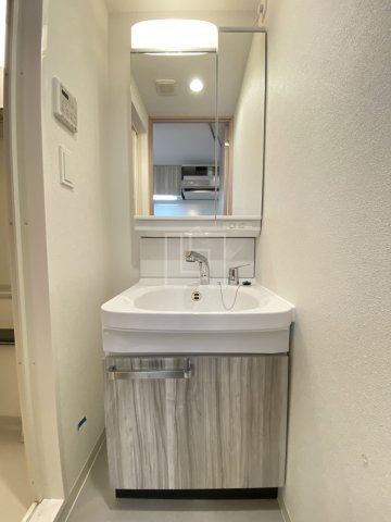 洗面設備　プレサンス四天王寺前夕陽ヶ丘凛宮　独立洗面台