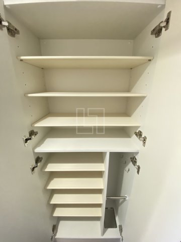 収納　プレサンス四天王寺前夕陽ヶ丘凛宮　シューズボックス