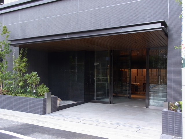 エントランス　ゆとりのあるエントランスです