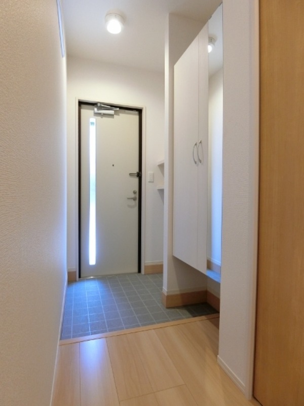 玄関　図面と現状に相違がある場合には現状を優先