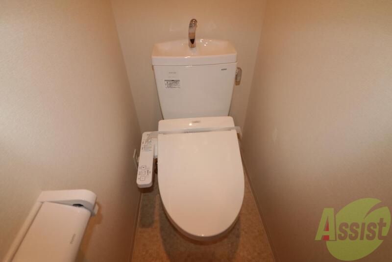 トイレ　ウォシュレット付きです。
