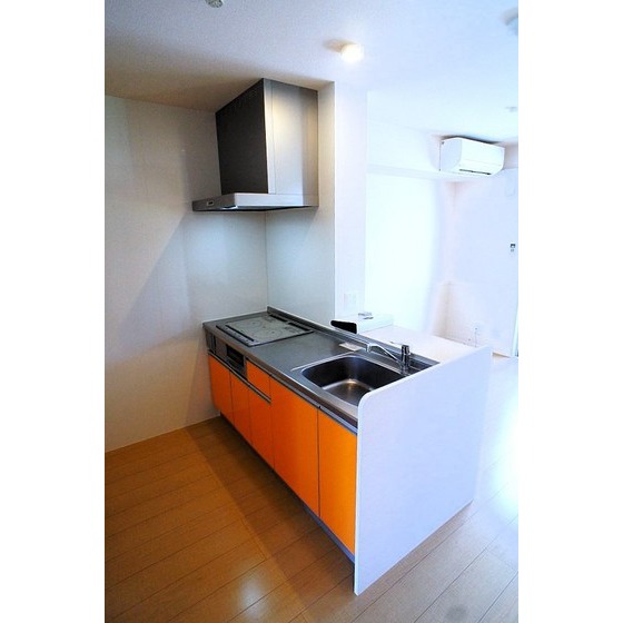 キッチン　写真は同型別室のものです。現況優先となります。