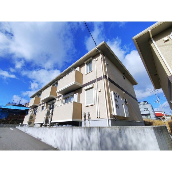 建物外観　南面日当たり良好です