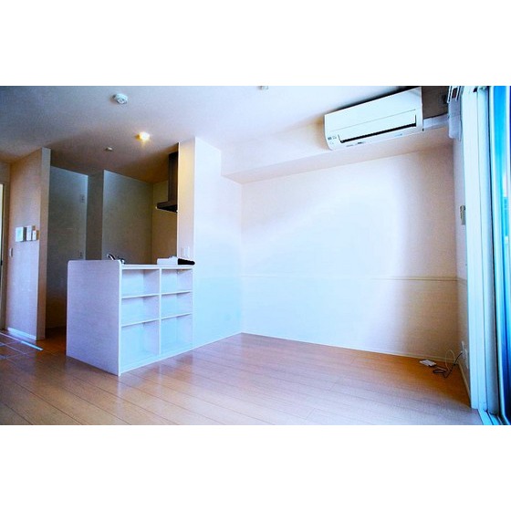 居室・リビング　写真は同型別室のものです。現況優先となります。