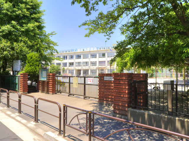 小学校　葛飾区立中青戸小学校（小学校）まで478m