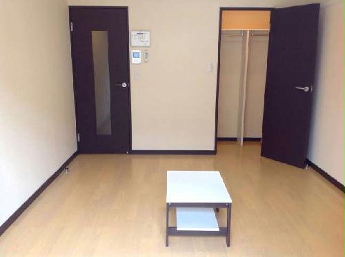 居室・リビング　収納スペースもあります