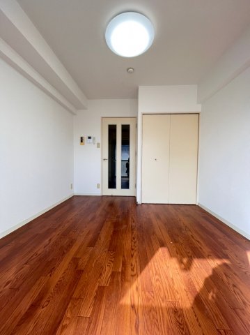 居室・リビング　画像は別号室。ご参考にどうぞ