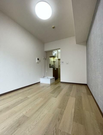 その他部屋・スペース　リビングを別角度から