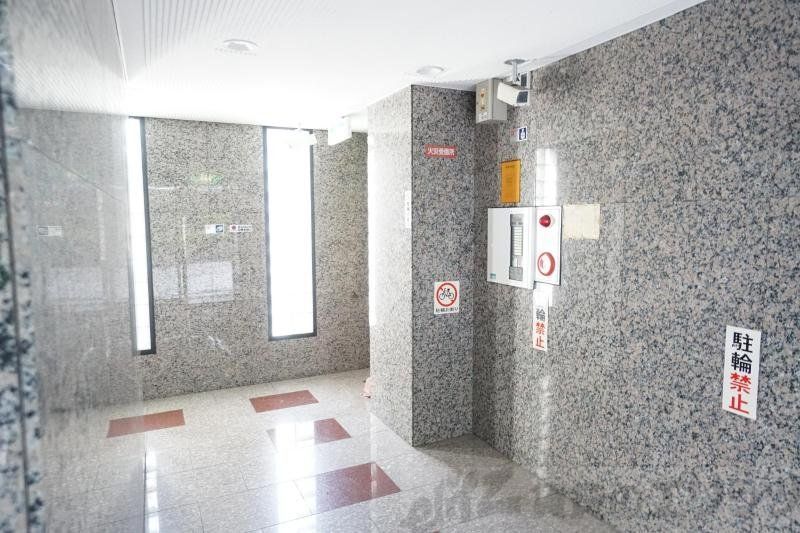 エントランス　エントランス