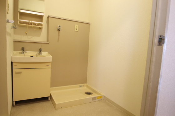 洗面設備　※別のお部屋の写真です。