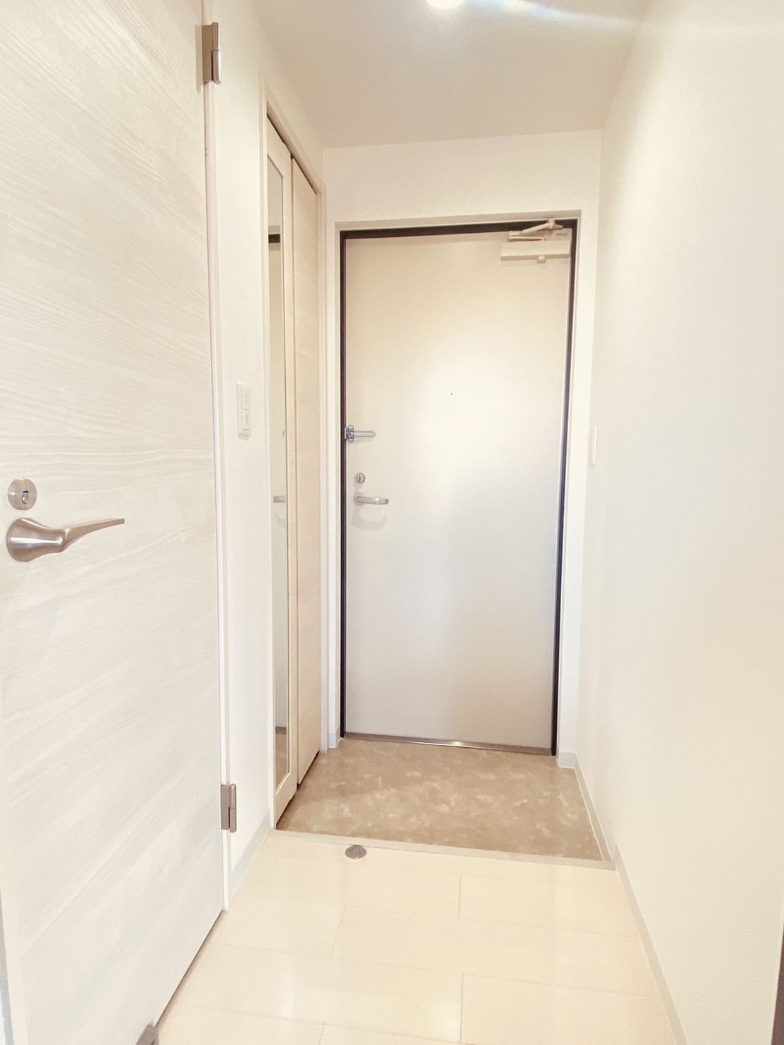 玄関　広々とした玄関です！