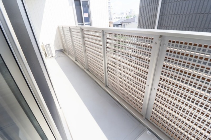 バルコニー　図面と現状に相違がある場合には現状を優先