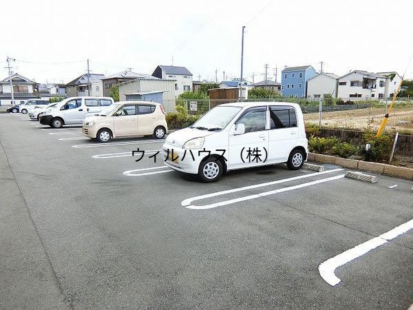 駐車場　敷地内駐車場！