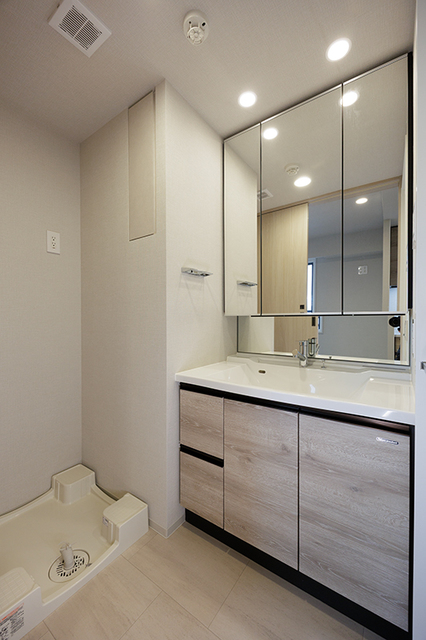 洗面設備　※写真は同タイプ住戸です。