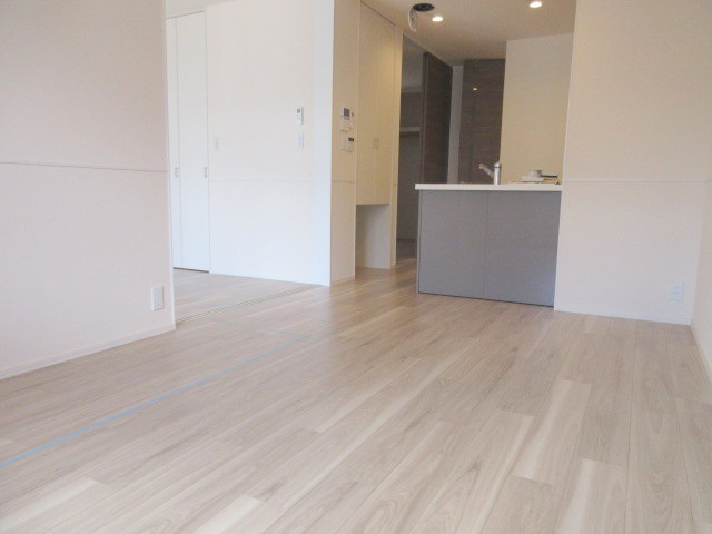 居室・リビング　★明るいリビング★同建物別部屋写真