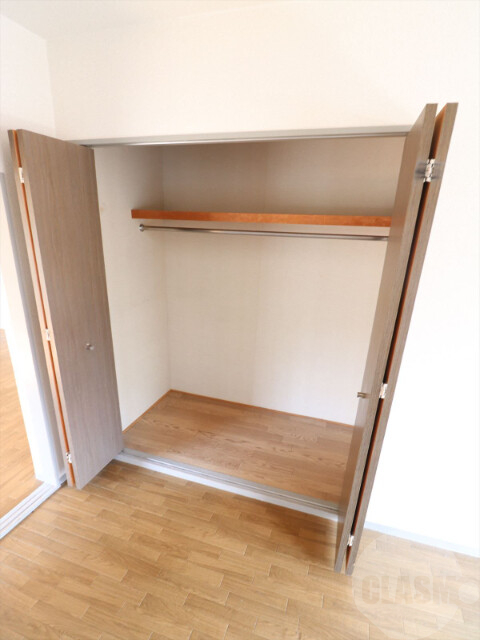 収納　洋室　クローゼット