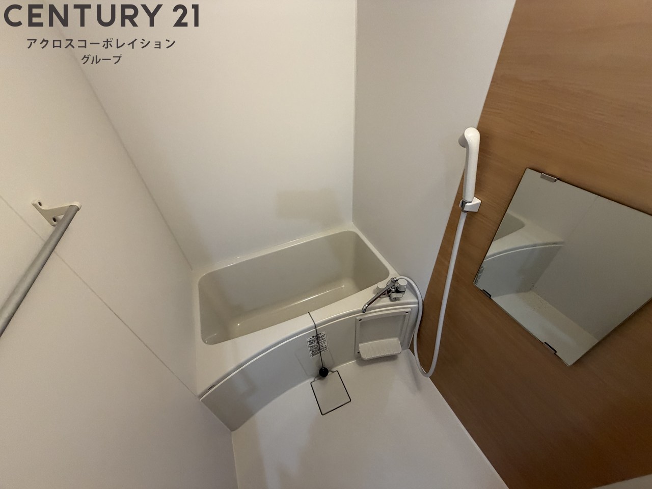 バス・シャワールーム　鏡有