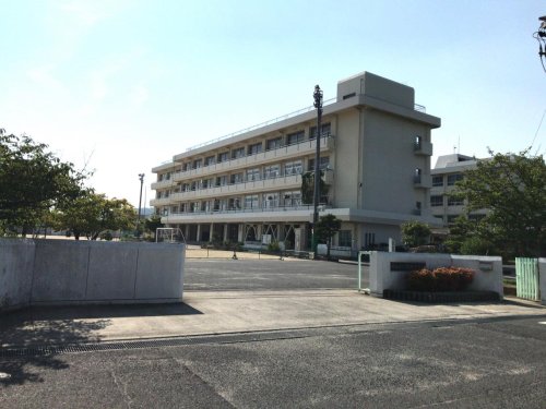 小学校　旭操小学校（小学校）まで1496m