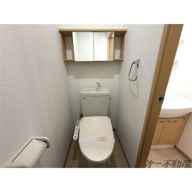 トイレ　温水洗浄暖房便座