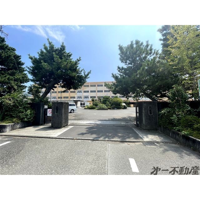 中学校　静岡市立清水第二中学校（中学校）まで1300m