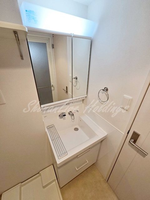 洗面設備　シャワー付き洗面台♪