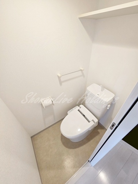 トイレ　温水洗浄便座付き♪