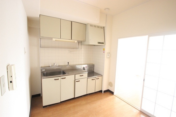 キッチン　※別部屋の写真です