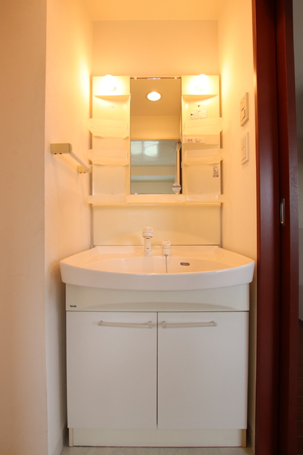 洗面設備　シャワー付洗面台