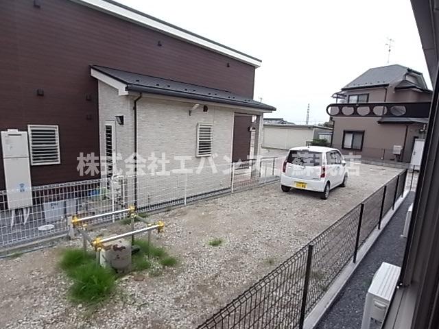 バルコニー　暖かな日差しのふりそそぐバルコニー