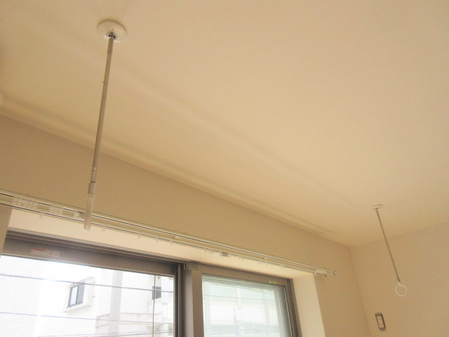 その他設備　雨の日も安心、室内物干しフック