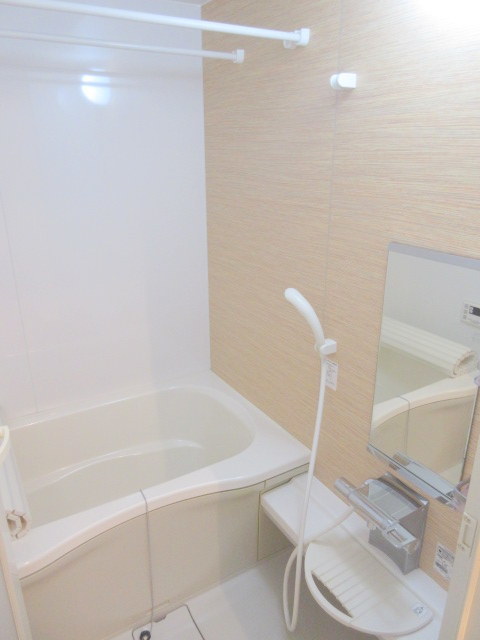 バス・シャワールーム　追い焚き機能付きバスルーム