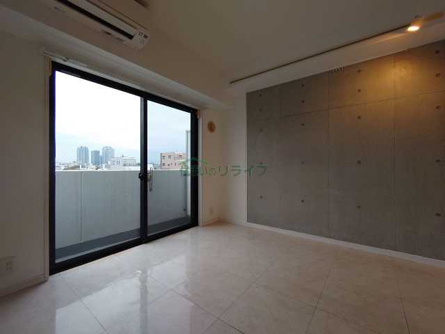 居室・リビング　別部屋参考写真です。