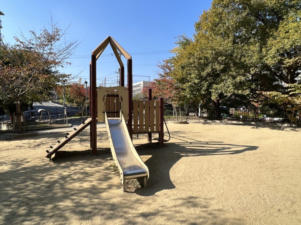 公園　千里丘上公園（公園）まで26m