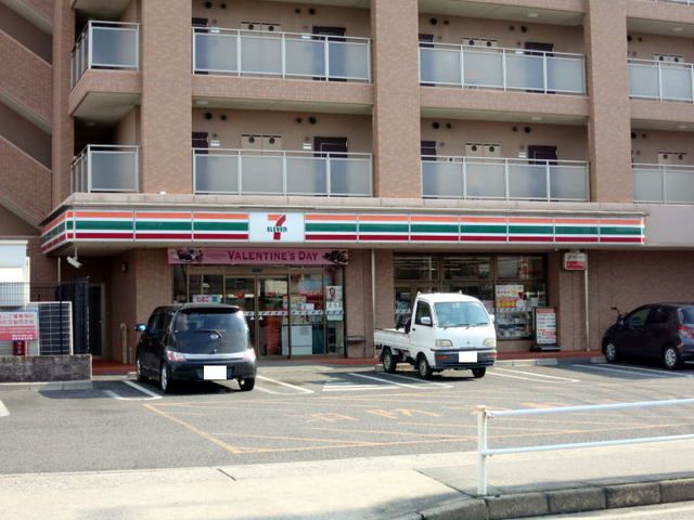 コンビニ　セブンイレブン岡崎橋目町店（コンビニ）まで800m