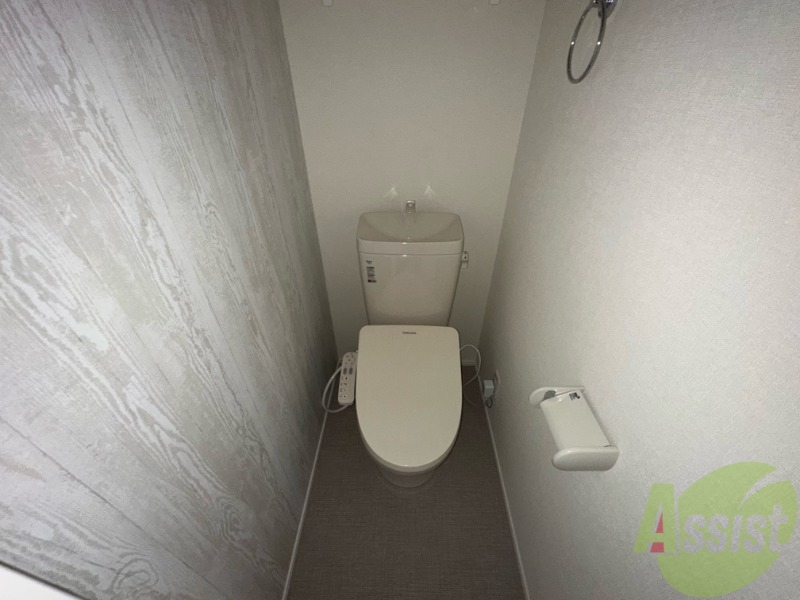 トイレ　温水洗浄便座付きのトイレは、使用しやすくうれしいですね。