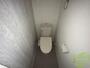 トイレ　温水洗浄便座付きのトイレは、使用しやすくうれしいですね。