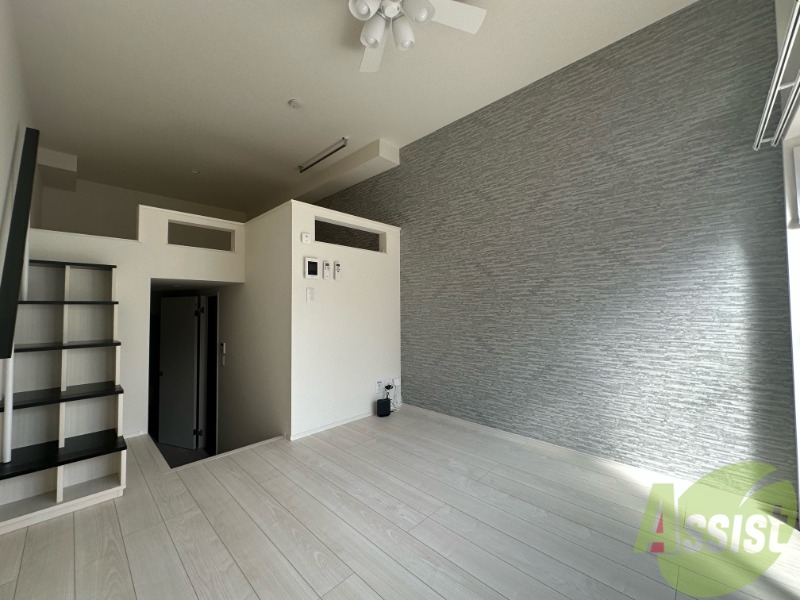 その他部屋・スペース　ベッドを置いても広々使えそうな寝室スペースですね。