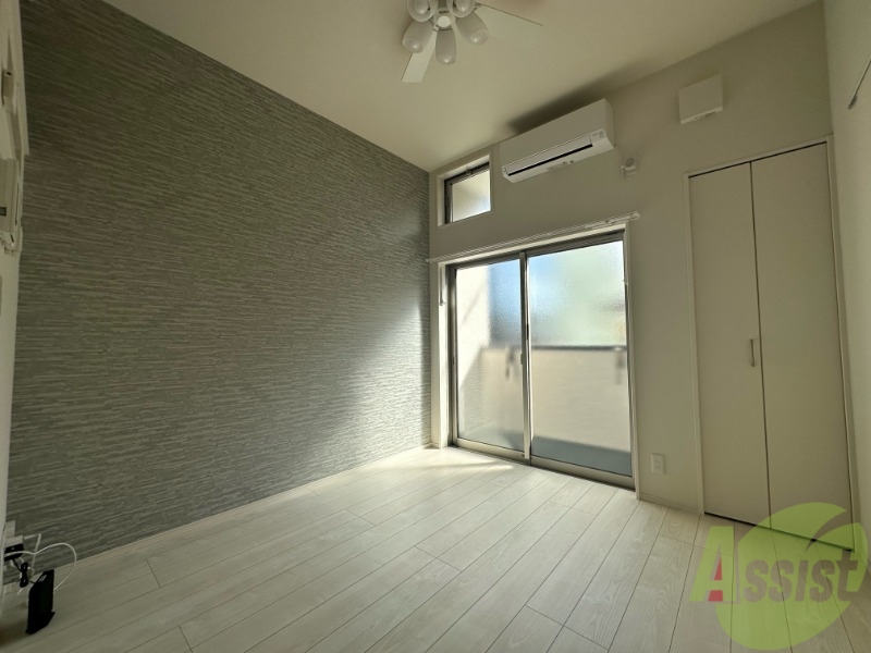 居室・リビング　陽当たりが良く、広々として過ごしやすそうです。