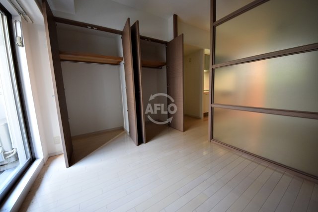 収納　KDX堺筋本町レジデンス　クローゼット