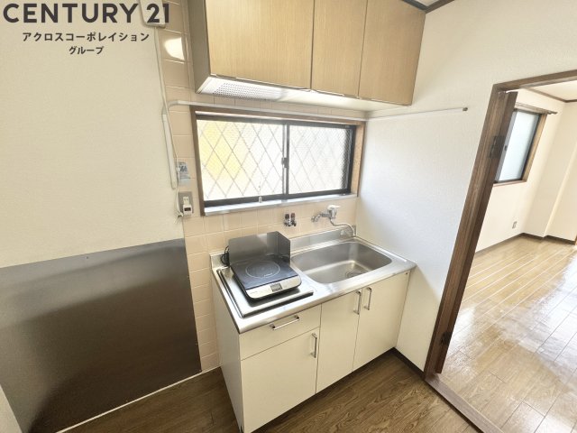 キッチン　1口IHコンロ付きのシンプルなキッチン