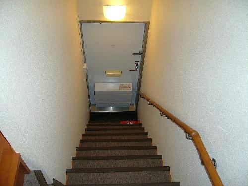 玄関　２階の写真です。