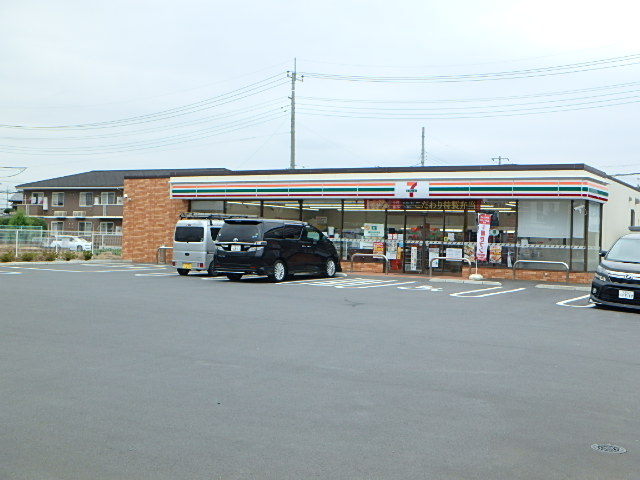 コンビニ　セブン－イレブン桶川上日出谷店（コンビニ）まで371m