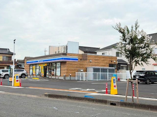 コンビニ　ローソン（コンビニ）まで467m