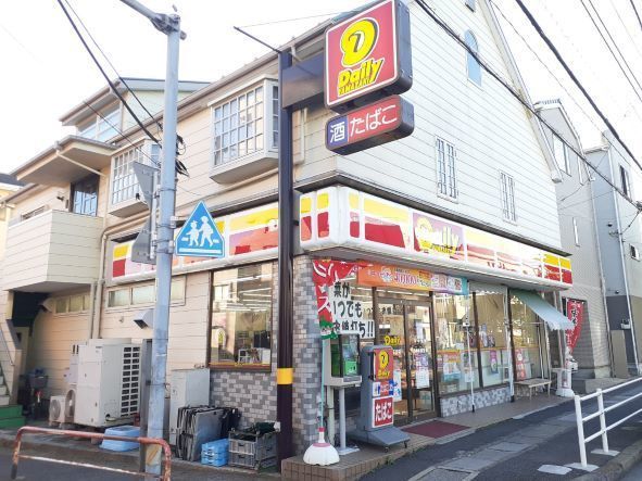 コンビニ　デイリーヤマザキ大洲２丁目店（コンビニ）まで385m