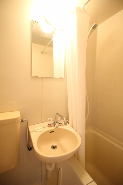 洗面設備　洗面ボウルと鏡もございます☆