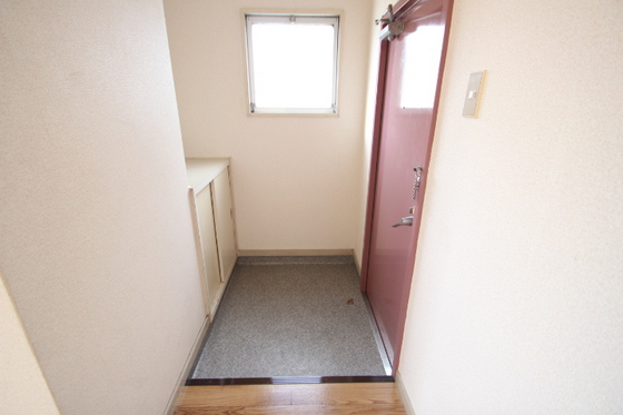 玄関　※別部屋の写真です