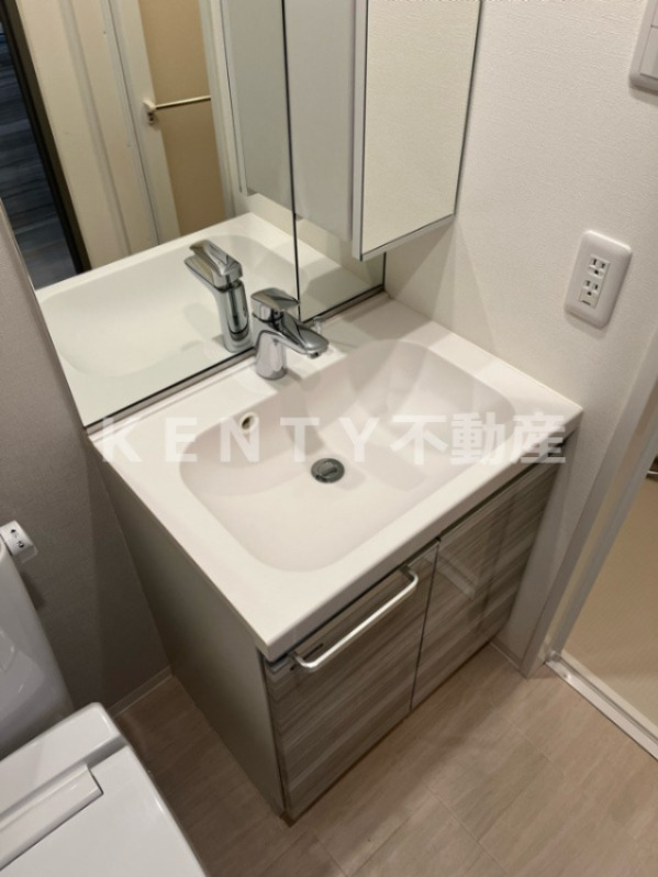 洗面設備　コンパクトで使いやすい洗面所